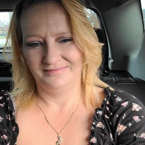 Meet your Posher, Connie